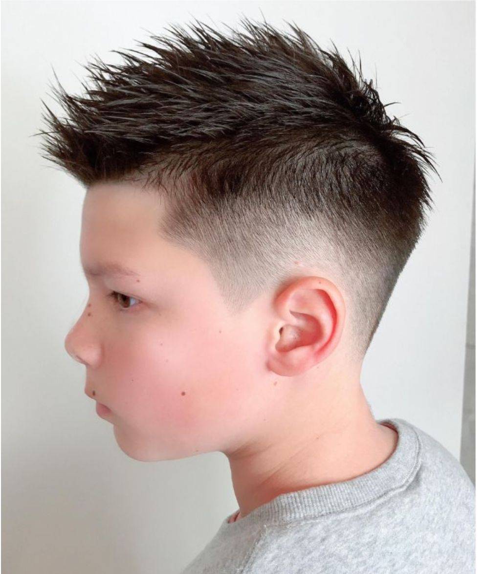 12岁的帅气发型男童图片