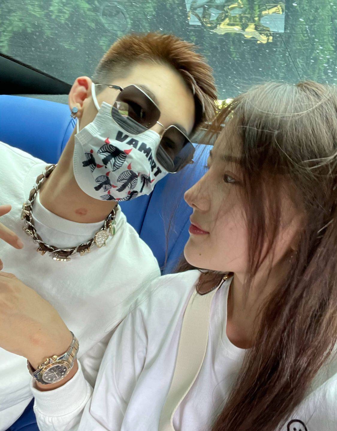 网红法克儿曝寒王出轨,男方澄清仍备受质疑,顶流土