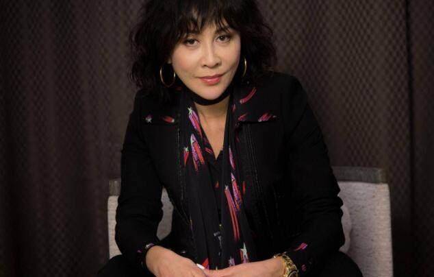 王菲接受自己唱歌不行,刘嘉玲说出原因,直言很想照顾妹妹_嘉玲姐_牌技