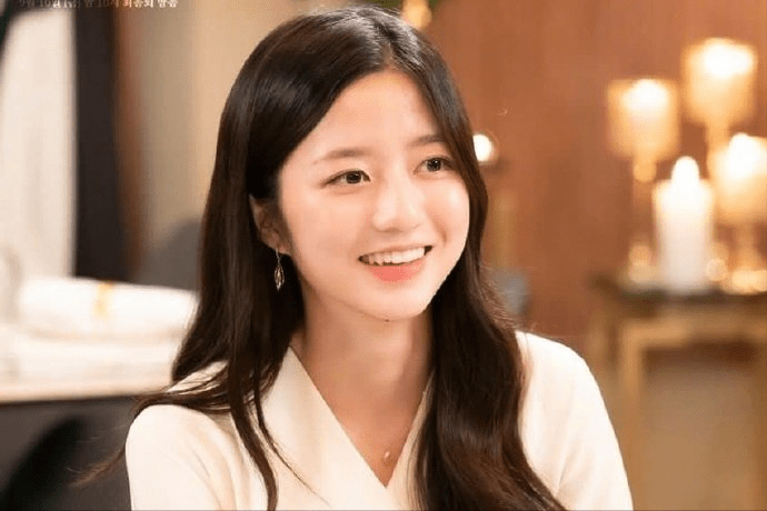 《顶楼3》今晚大结局:锡米露cp发糖,金素妍为千书真剪短发_剧照_长发