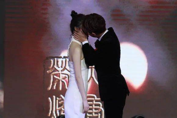 娱乐圈资源超强,从煤老板到"万达小妈",细说景甜逆