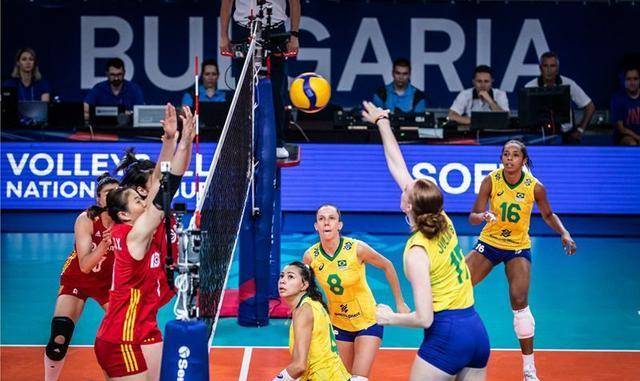 原创中国女排惜败巴西女排两位主攻手的表现差强人意