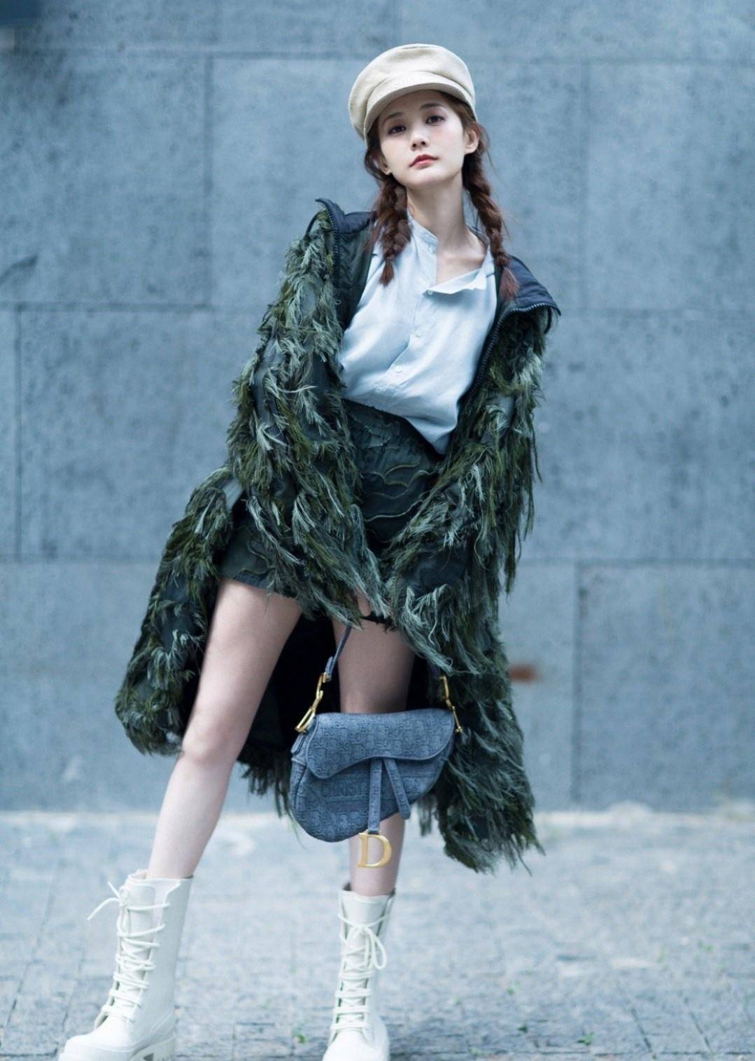 29岁李一桐的减龄穿搭经典与时尚拿捏得当这样的女孩太完美