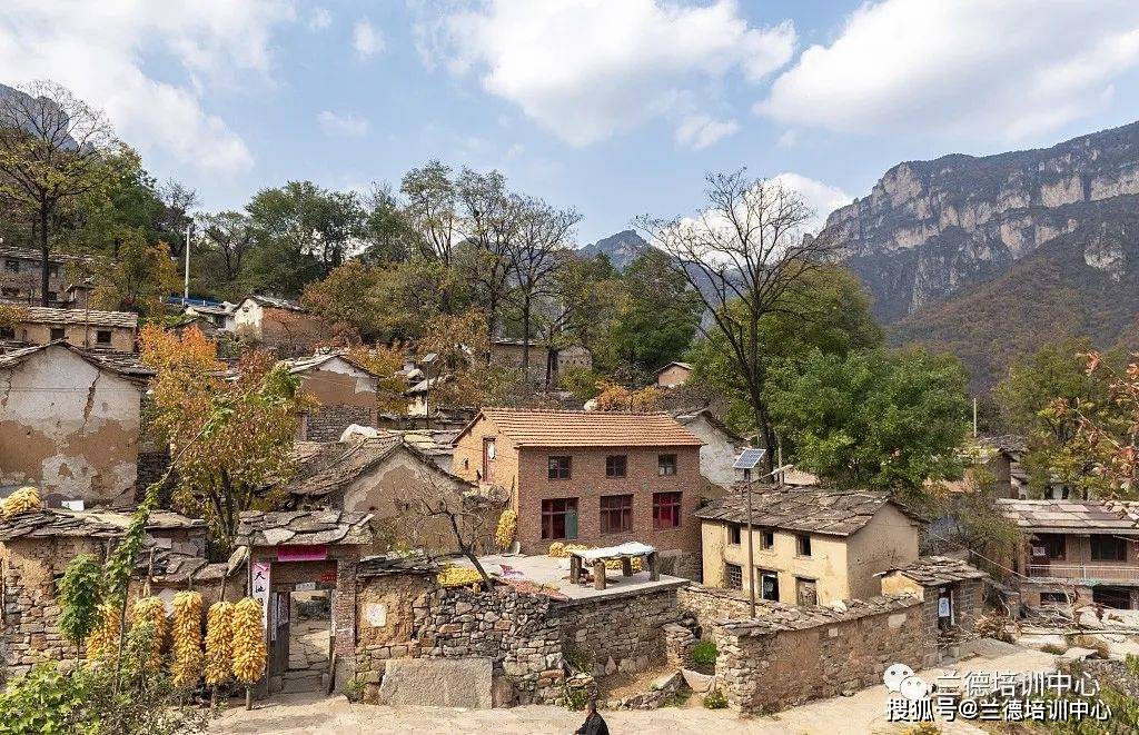 走进林州市(林县),聆听和了解了在开通红旗渠这条"