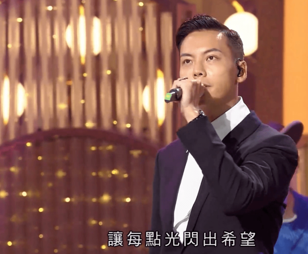 香港回归晚会落幕!刘德华老了、陈伟霆脸胖