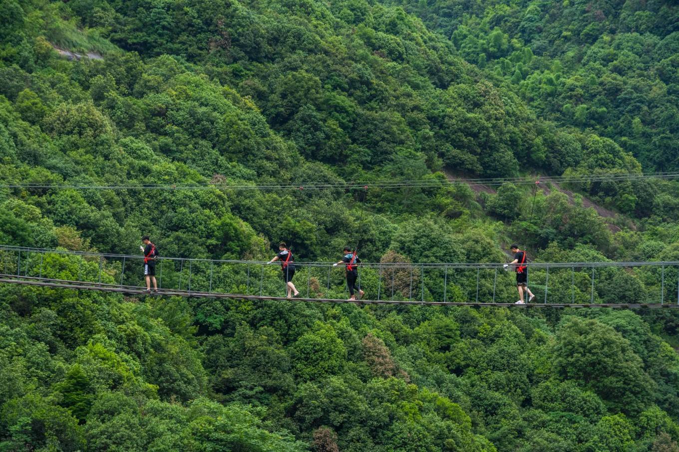 江浙沪避暑胜地桐庐山湾湾激流探险欢乐一夏