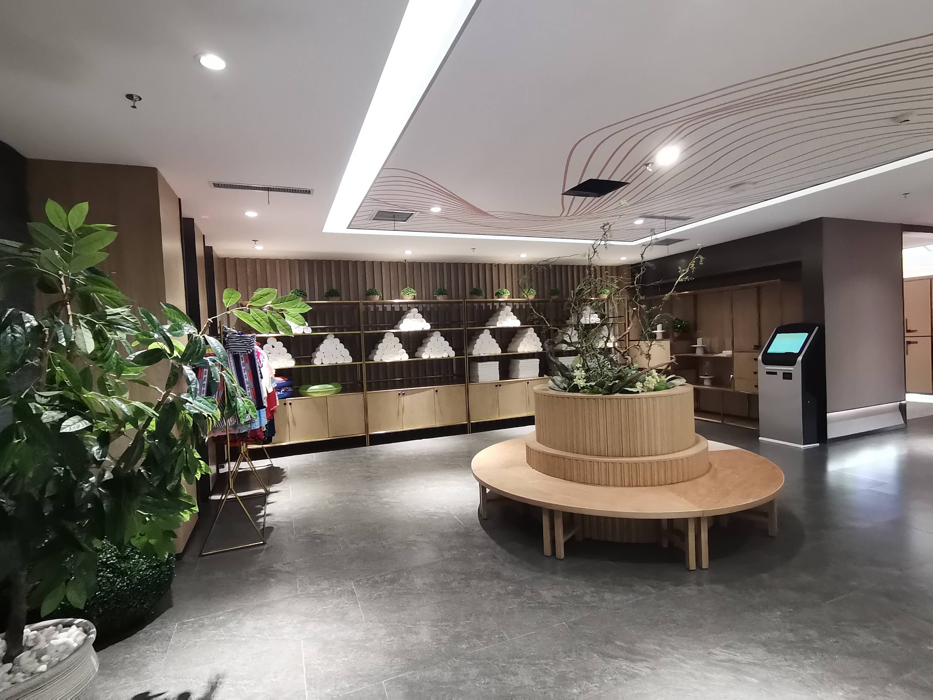 温泉 汗蒸 水上乐园 大浴场 ktv 影院……几乎所有的"宝藏"都在海逸