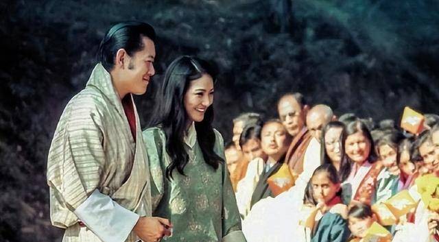 纪录片:17岁的不丹王子向一名7岁的藏族女孩求婚,经过13年的等待,他