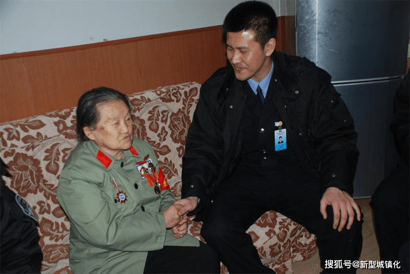 枫桥践行者百姓贴心人记哈尔滨南岗区荣市派出所所长王海龙