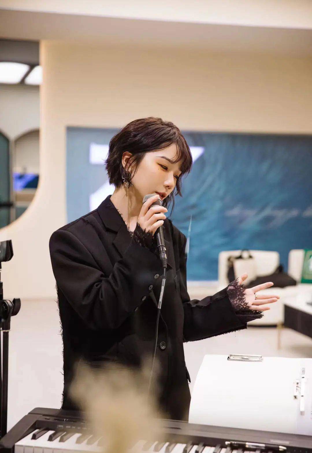 浪姐刘恋的双面人生北大学霸也是酒吧歌手广告总监获得金曲奖