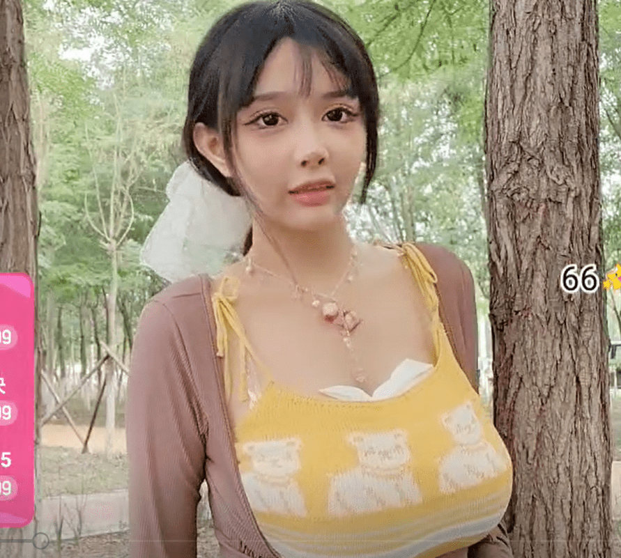 美女主播喵喵球户外开播,因身材太好,被观众质疑是"假的"_直播_过程