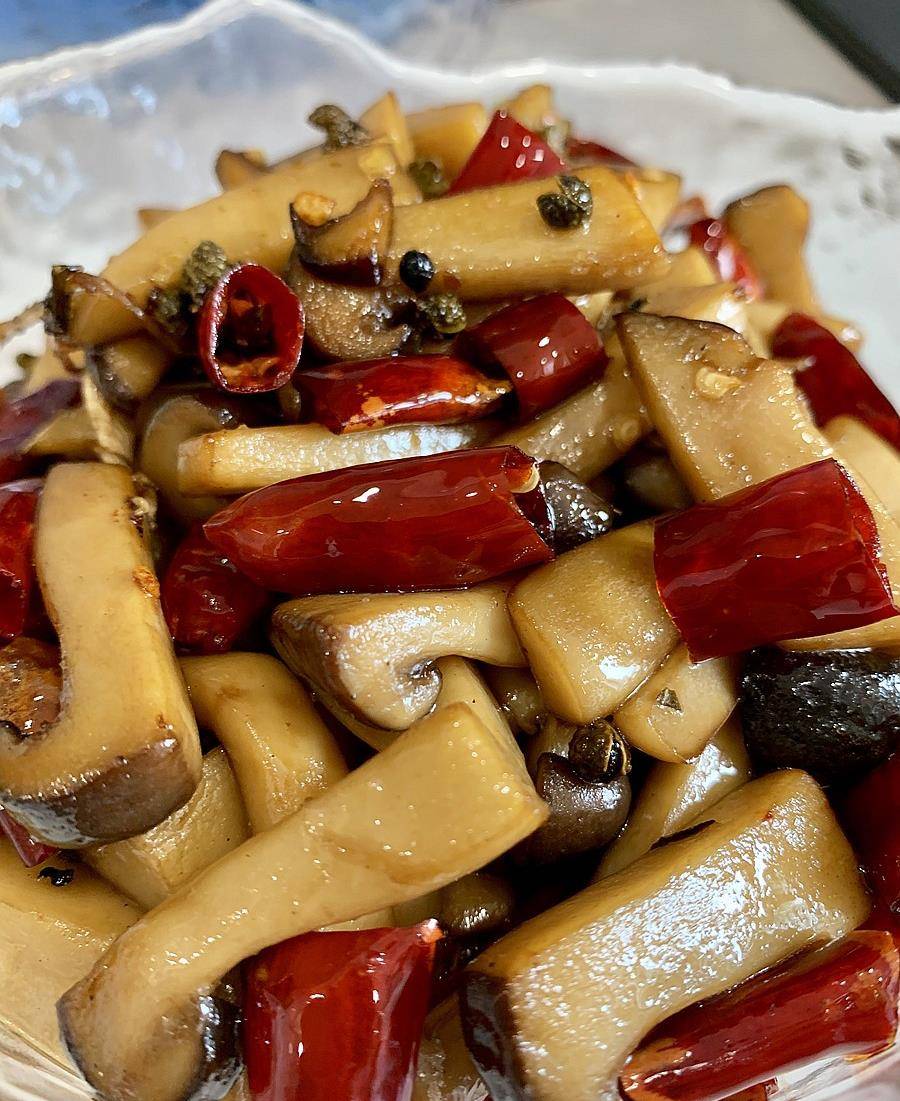 原创杏鲍菇还可以这样吃麻辣冷吃杏鲍菇