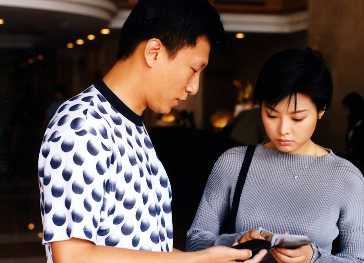 孙红雷与丁嘉丽分手20年他娶海归美女做爸爸她愧对女儿仍单身