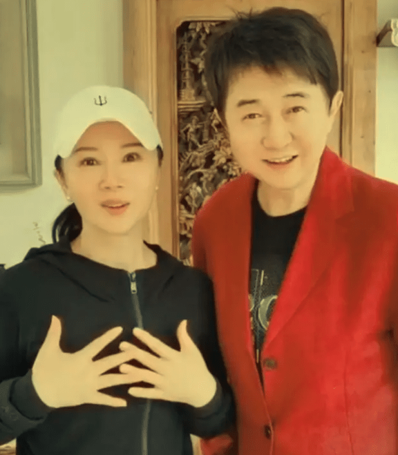 众星现身张兰豪宅为杭天琪接风!近照仍显冻龄