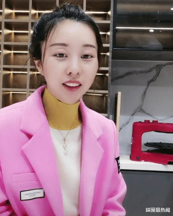 奇奇悦悦吃燕窝,一听口水立马吐掉,网友:为带货孩子都不放过_田静