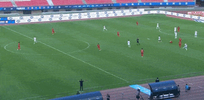 原创             奥斯卡回归造争议进球，上海海港2-1险胜河北队，张威进球又伤退