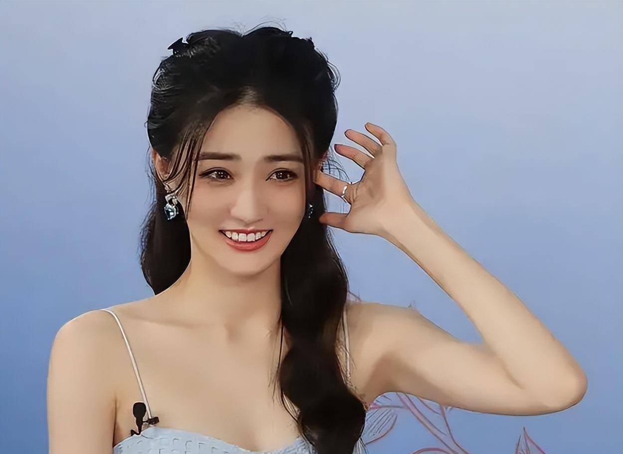 "内娱白富美"徐璐:杨幂最嫉妒的女艺人,年仅20坐拥上亿身家_李少红