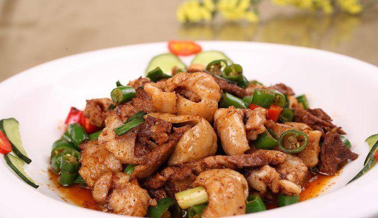 拆骨肉烧肥肠,成本低,满足爱吃肥肠的你_步骤_大肠_进行