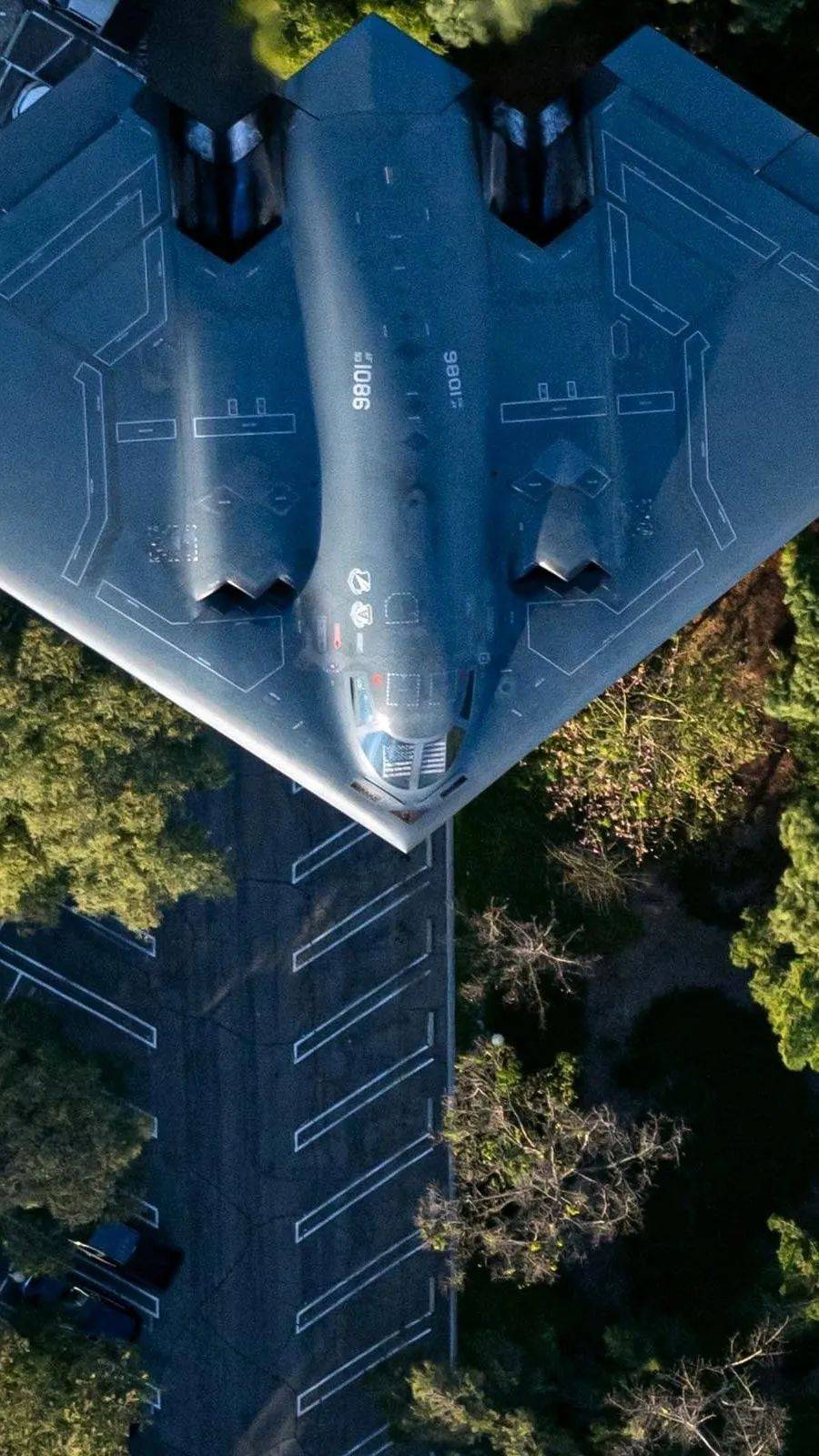 中国轰-20战略轰炸机要来了?_大伊万_成飞_塞弗尔