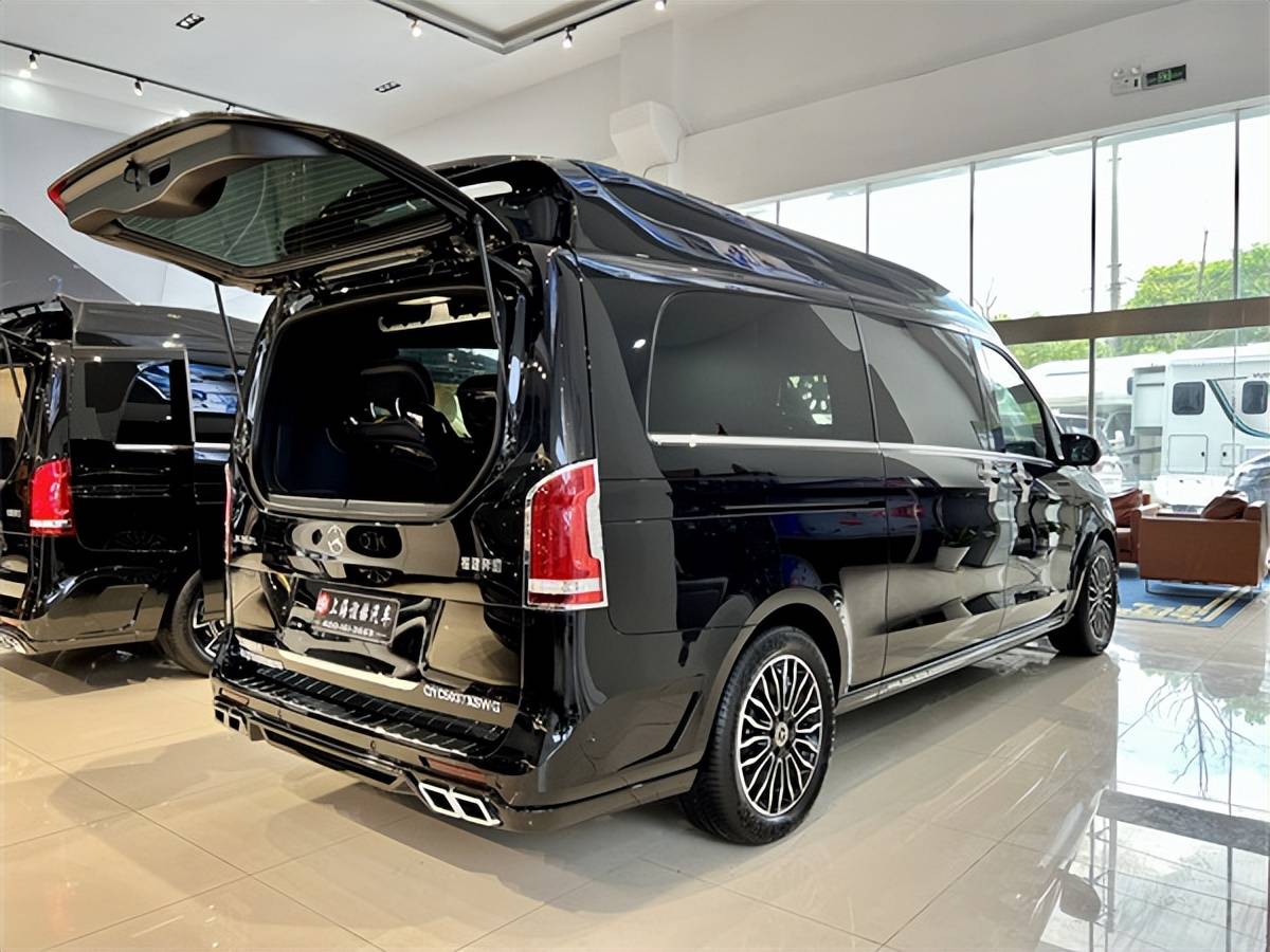 奔驰V260L高顶定制改装七座商务车，金提香版本纯色内饰风格_搜狐汽车_搜狐网