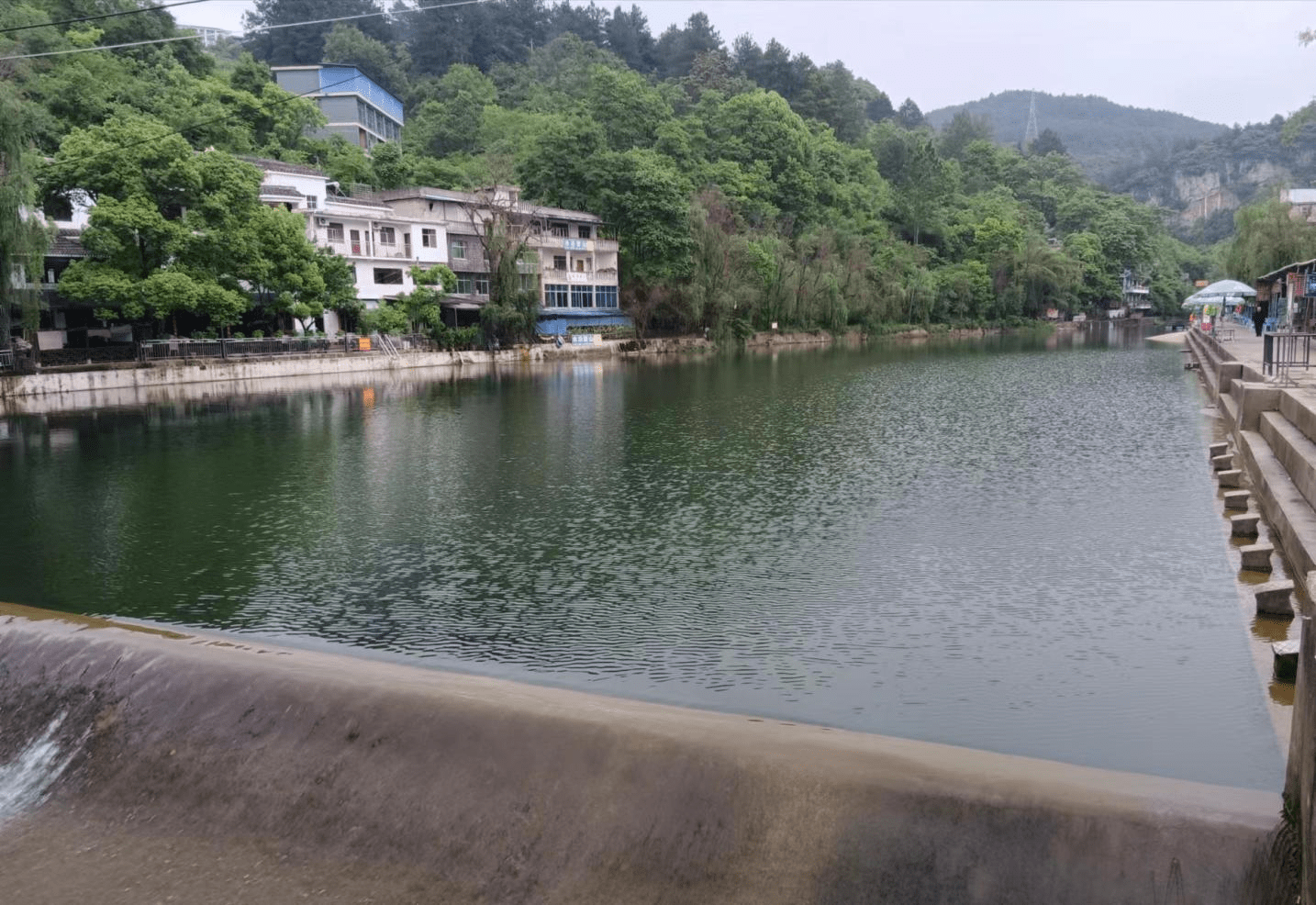 乌当区东风镇开展贵州生态日系列活动推进农村治水工程