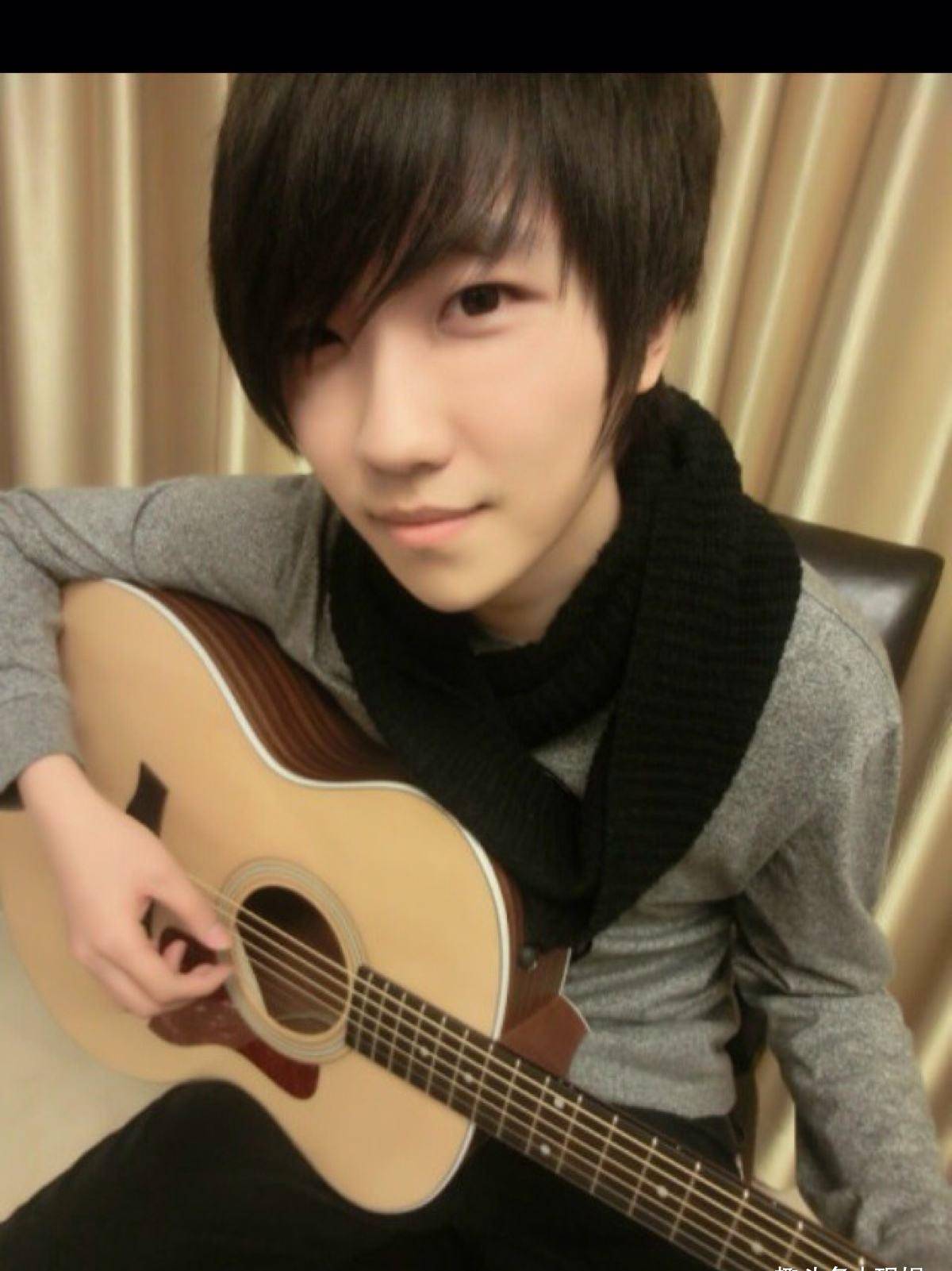 最近在抖音上面,徐良的《后会无期》又火起来了,他还被好多人q了,然后