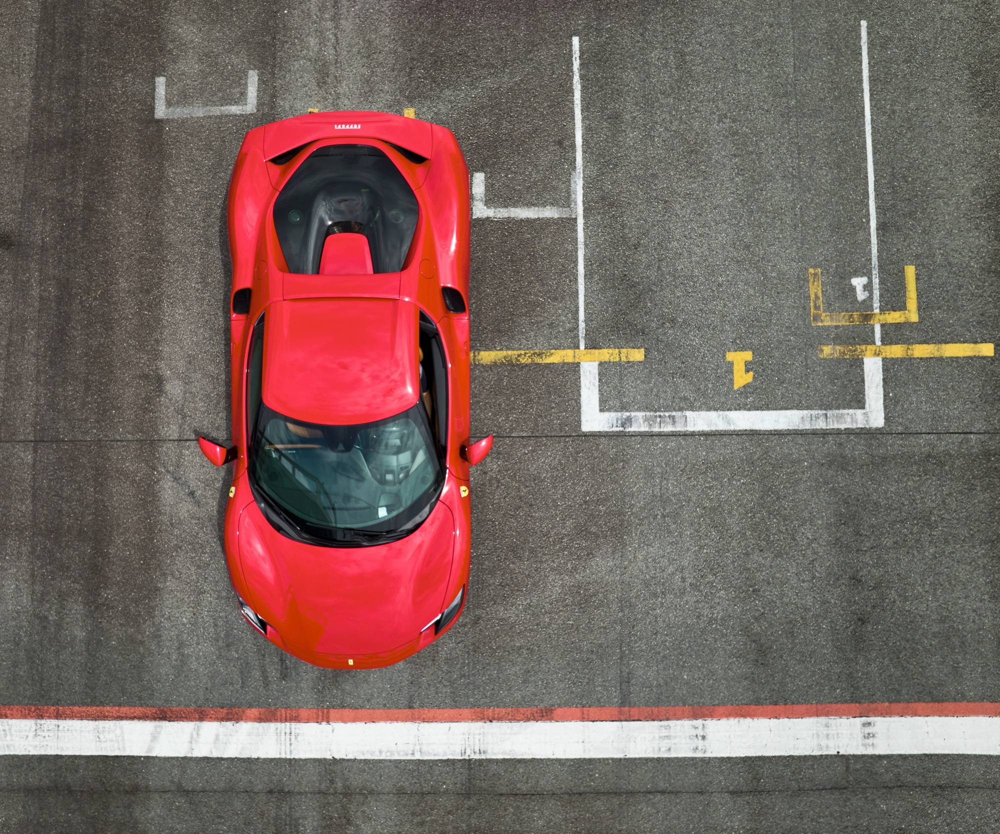 6缸跃马依然够"烈" 赛道试驾法拉利296 gtb_搜狐汽车_搜狐网