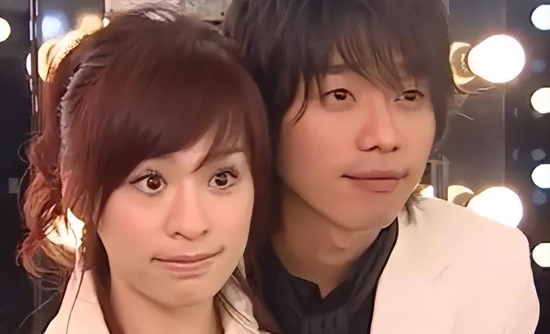 但是张栋梁饰演的何群是一枚有梦想的阳光男孩.