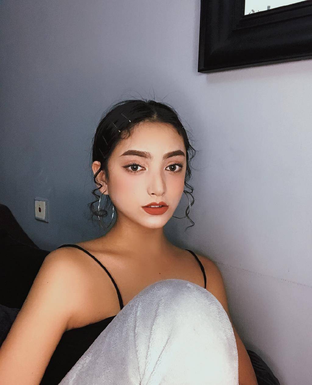 陈芳语谈创1被欺负后,热依娜疑似发文回应,内容犀利获网友支持_节目