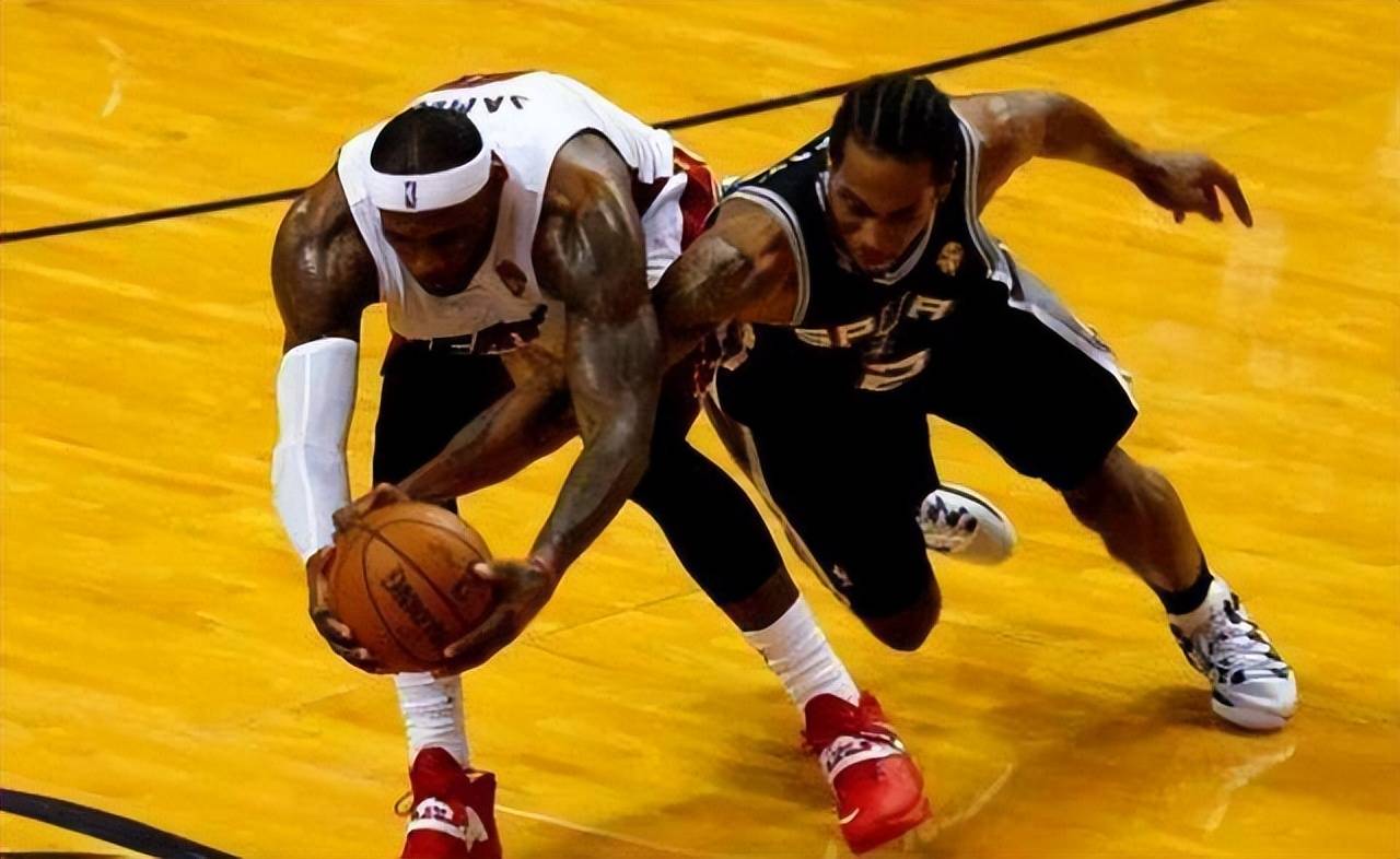 原创nba著名的死亡缠绕小卡狗哥只是小场面乔丹被一群人缠绕