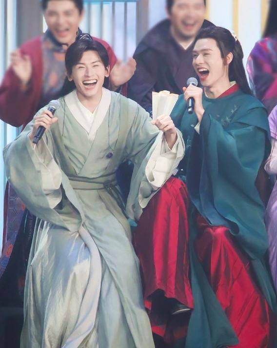 主持人刻意避嫌浪浪钉,龚俊却觉得不好,浪浪钉解绑毫无差别_张哲瀚_cp