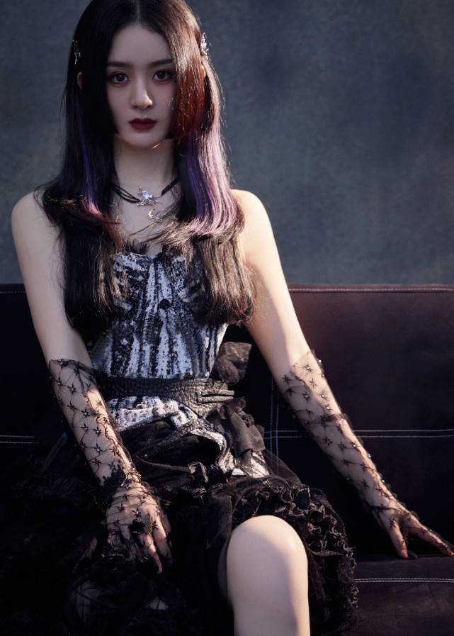 原创赵丽颖晒九宫格美照眼神温柔似水身材窈窕有女人味