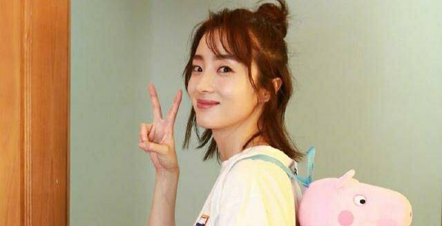 除了《暗恋橘生淮南》新剧不断,胡冰卿竟然还有双胞胎姐姐_胡毓洁