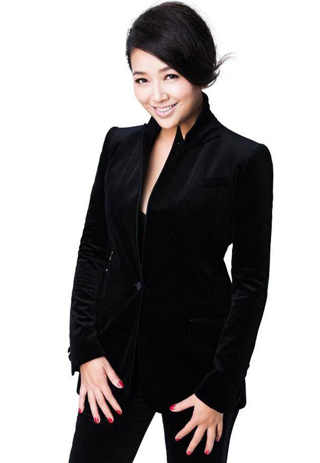 原创江珊太有小心机穿西装搭时尚上衣看着像时尚高级又时尚