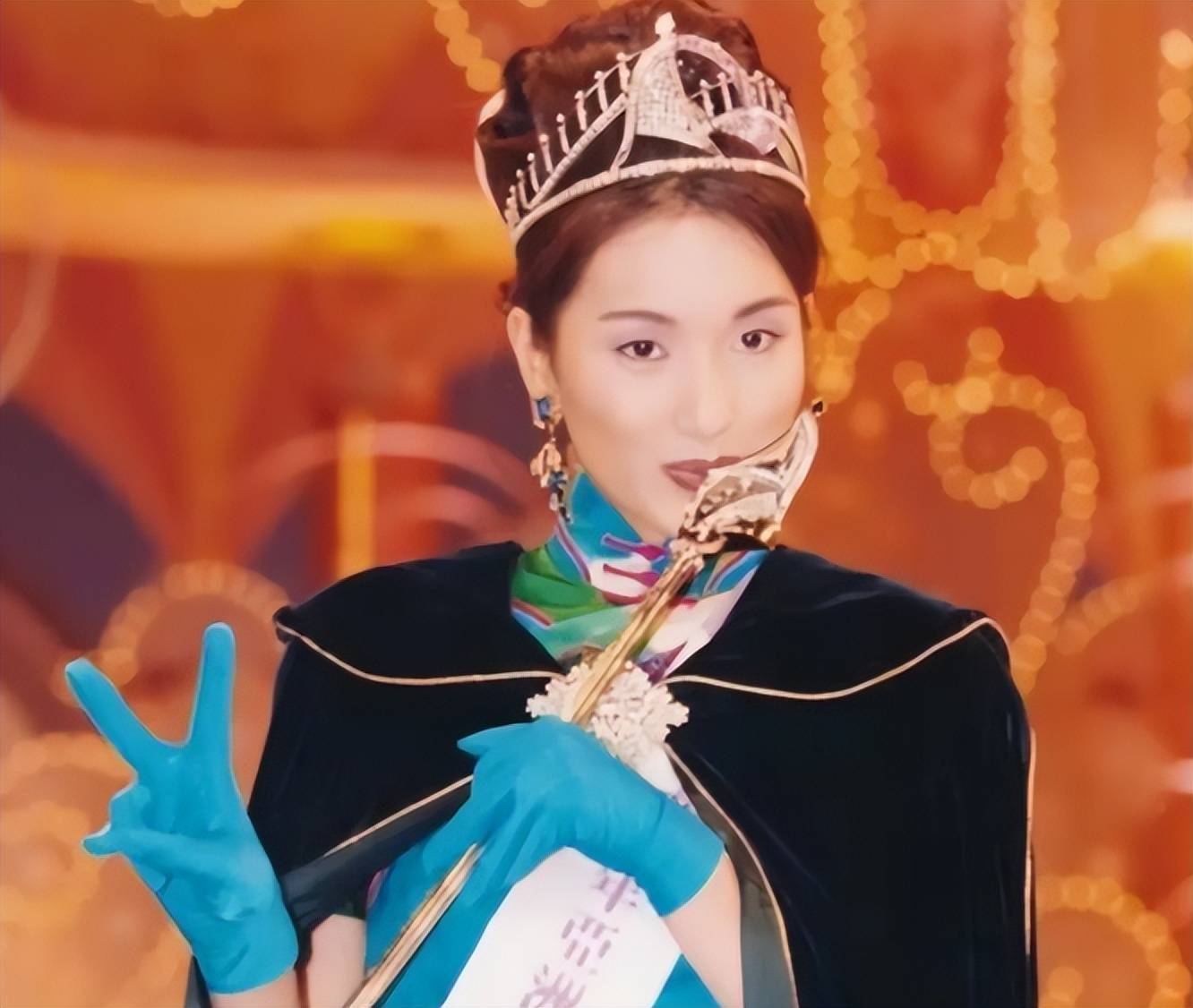 与佘诗曼同年选美夺冠,经历毁容,破产后,韩君婷这次彻底隐退_比赛_朱