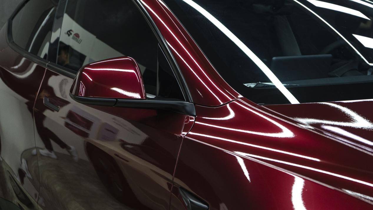 施工效果一览:颜色: 龙血红车型: 特斯拉modely一起来看一下施工效果