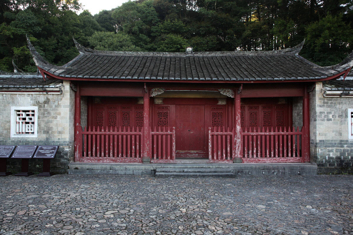 郭進拴走進古田鎮