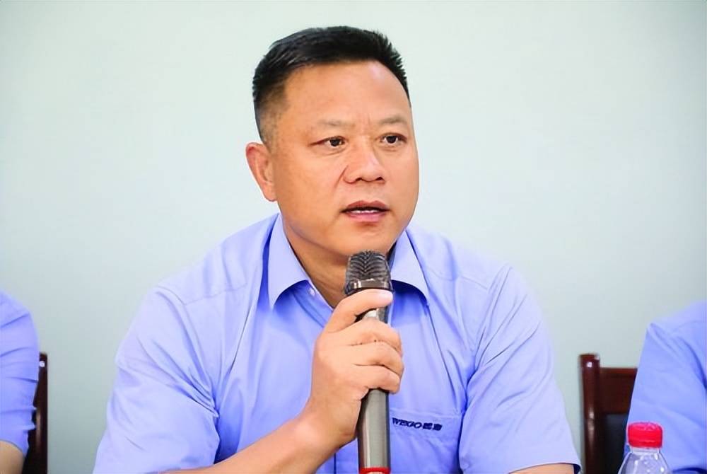 计划;姜春生回顾了威海威高血液净化中心成立初期的点滴及心路历程;孟