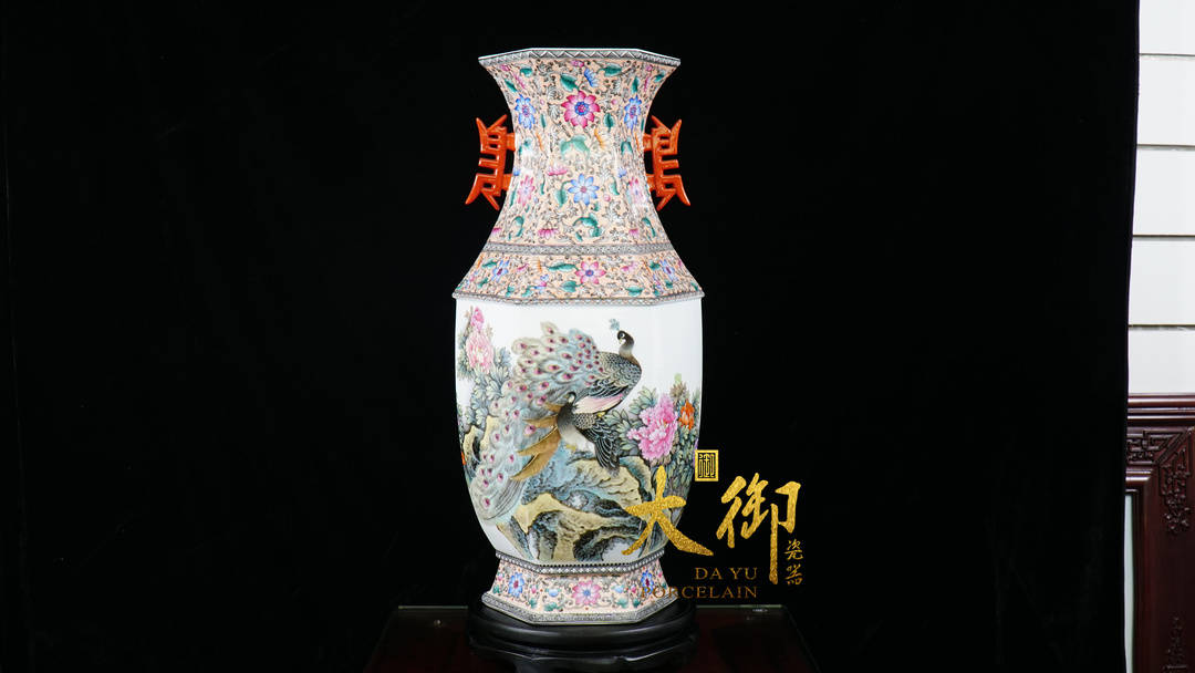 中国古陶器　粉彩瓷器 粉彩花鸟瓶中国景德镇制80年代