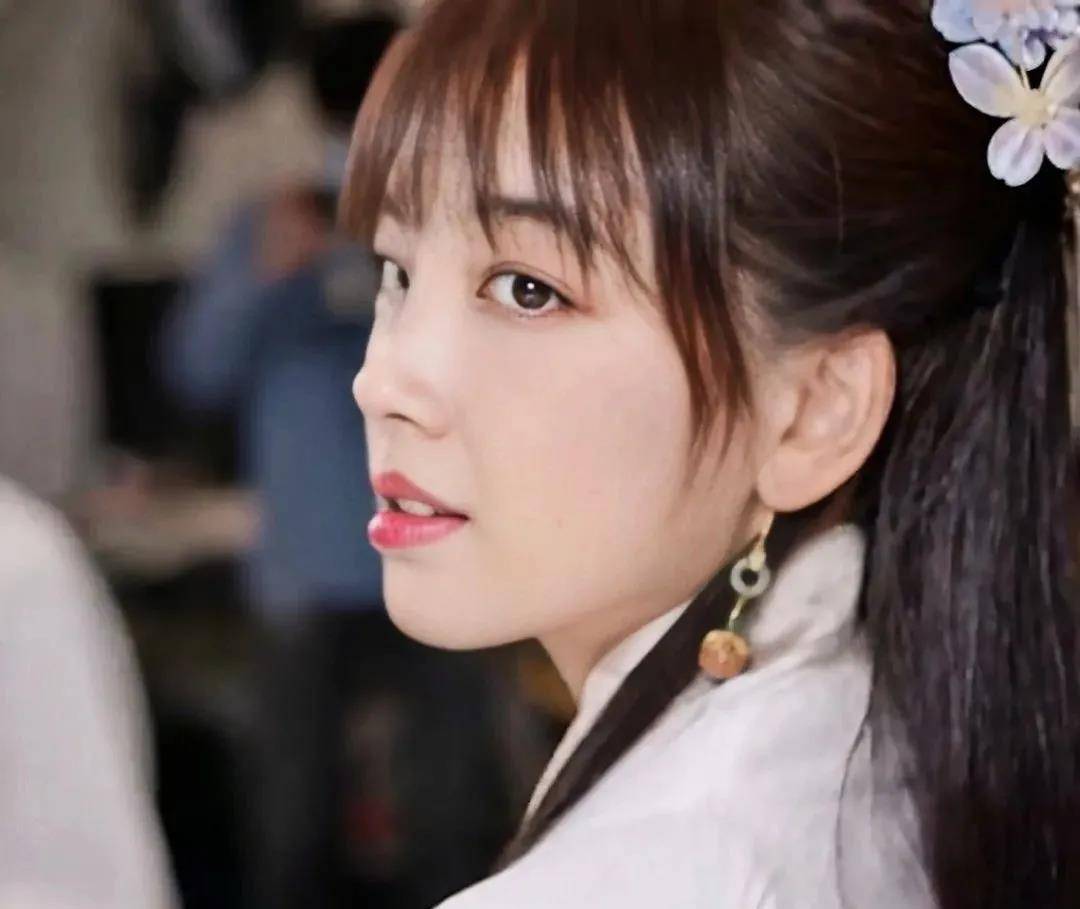 又因抄袭国外爱豆翻车,她被说是活该?_党妹_视频_化妆