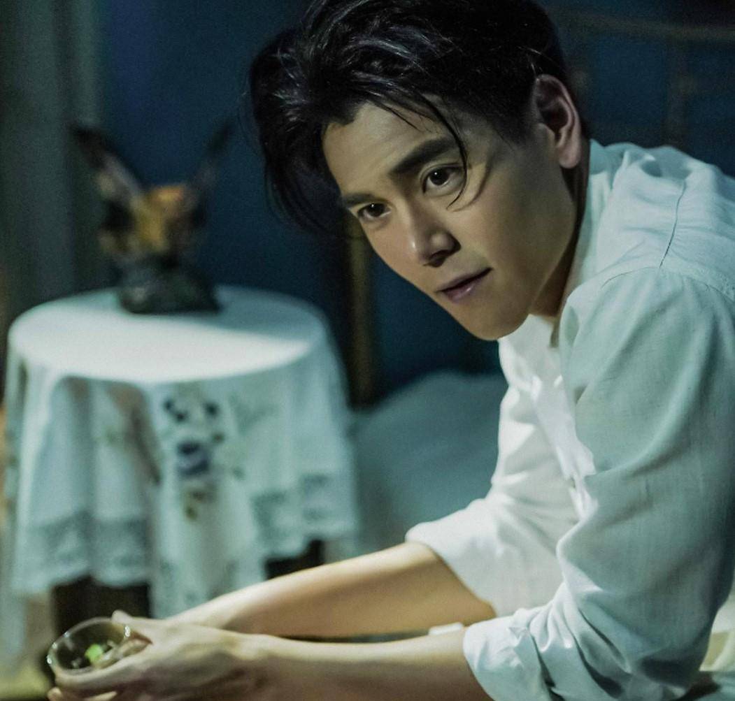 原创电影潜行海报曝光刘德华彭于晏上演卧底大战