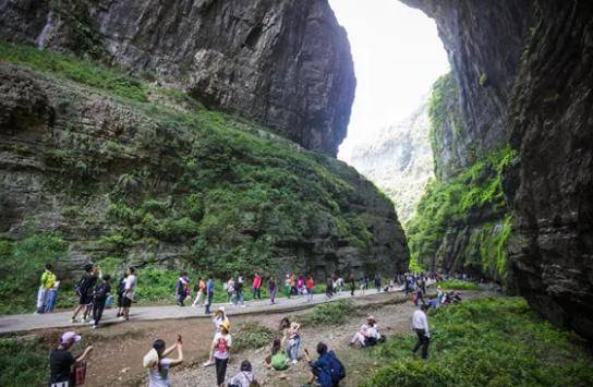 高山草原，峡谷天坑！重庆一景区，三大部分组成，能欣赏地缝溶洞