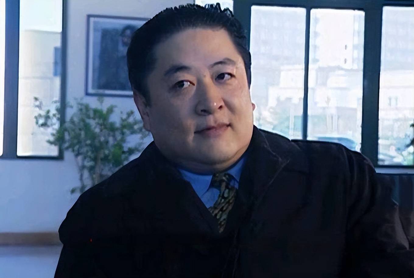 尤其是他在《大宅门》中饰演的"白敬业",在《黑洞》中饰演的"张峰"