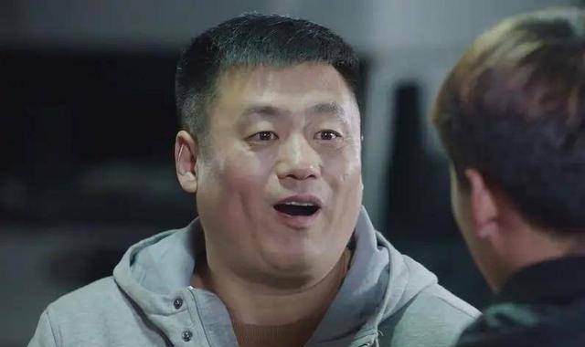 谢永强之后宋晓峰也发福,啤酒肚抢镜好显老_刘英_剧中_乡村