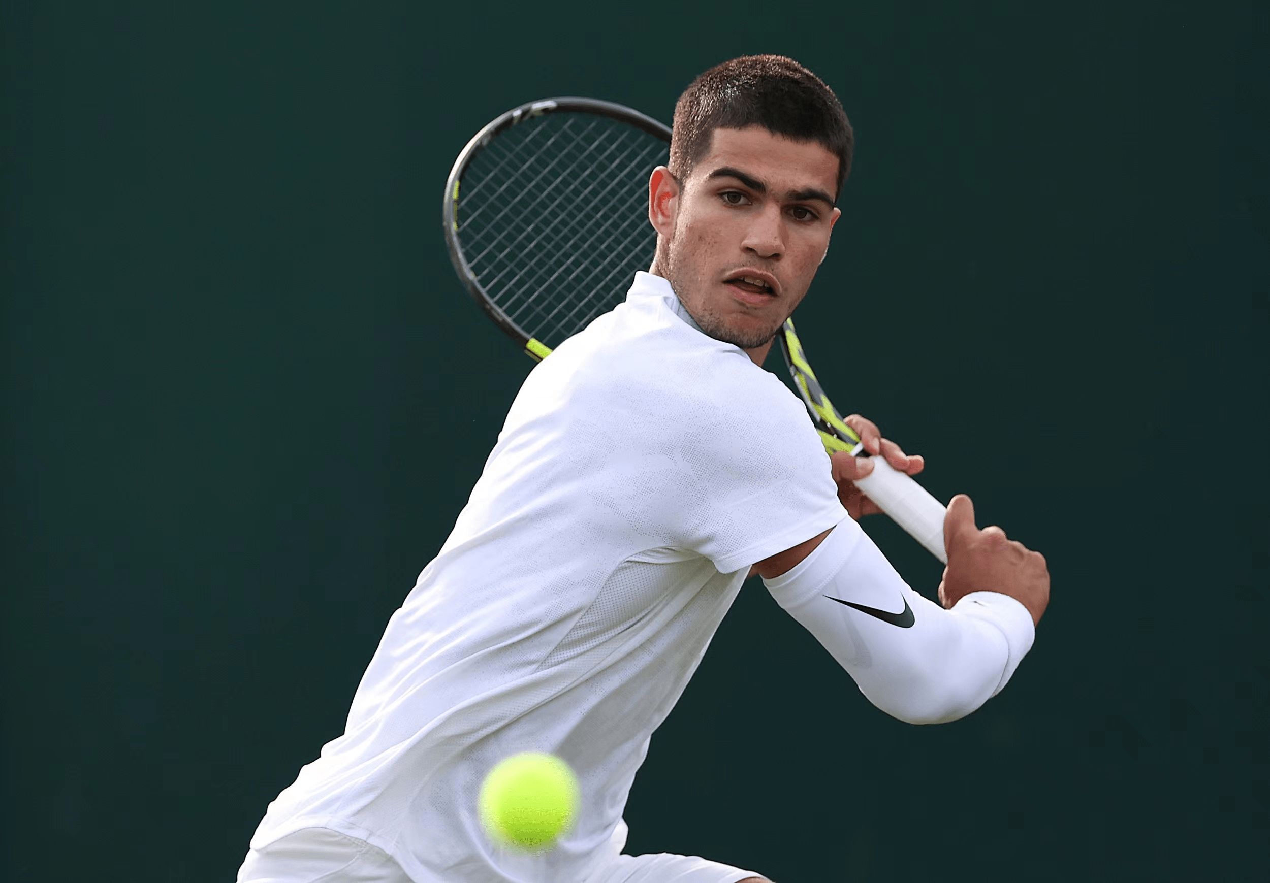 又一次荣誉见证,阿尔卡拉斯斩获2022年温网oppo微笑新星奖_赛事_网球