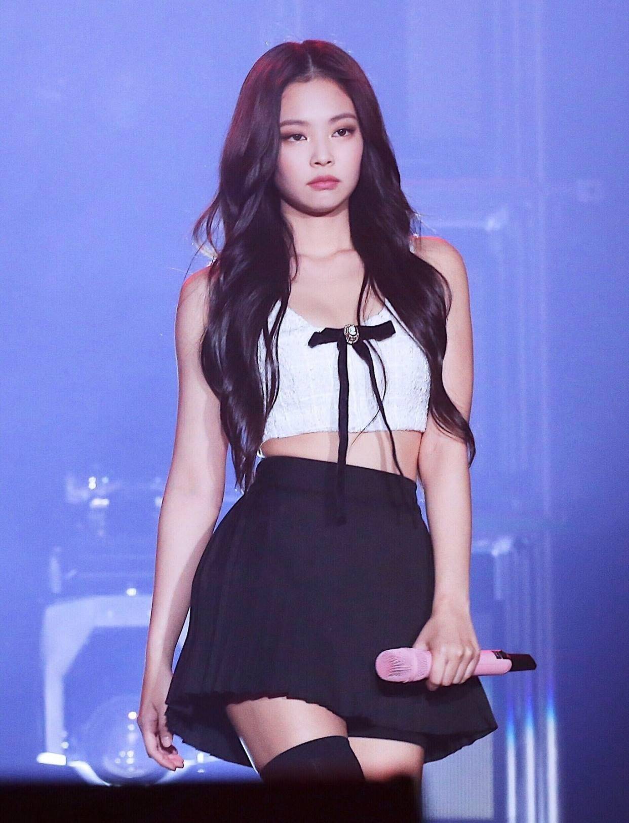 jennie舞台服装蓝色图片