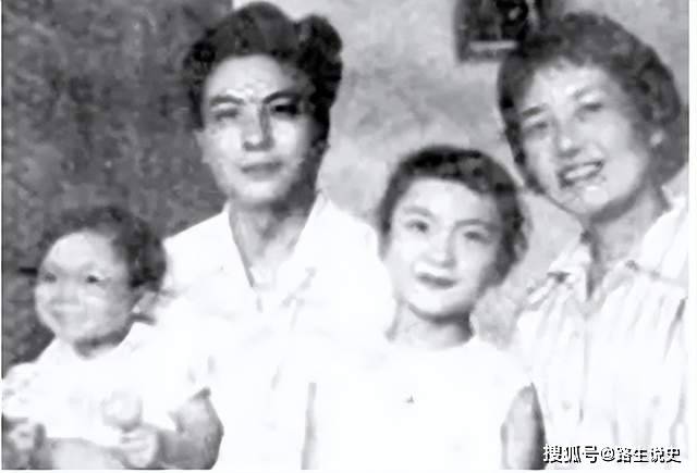 王洪文的女儿王亚萍:上学时,别人问她父亲是谁,她总是笑而不答_崔根娣