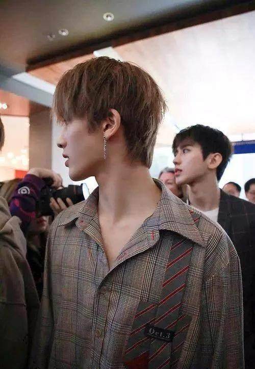 吃了四个多月的花椰菜,朱正廷的锁骨都凸起了_减肥_乐华_偶像