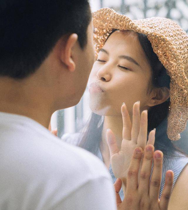 接吻是技術活,不要只會伸舌頭,來學學吧_女孩子_情侶_男生