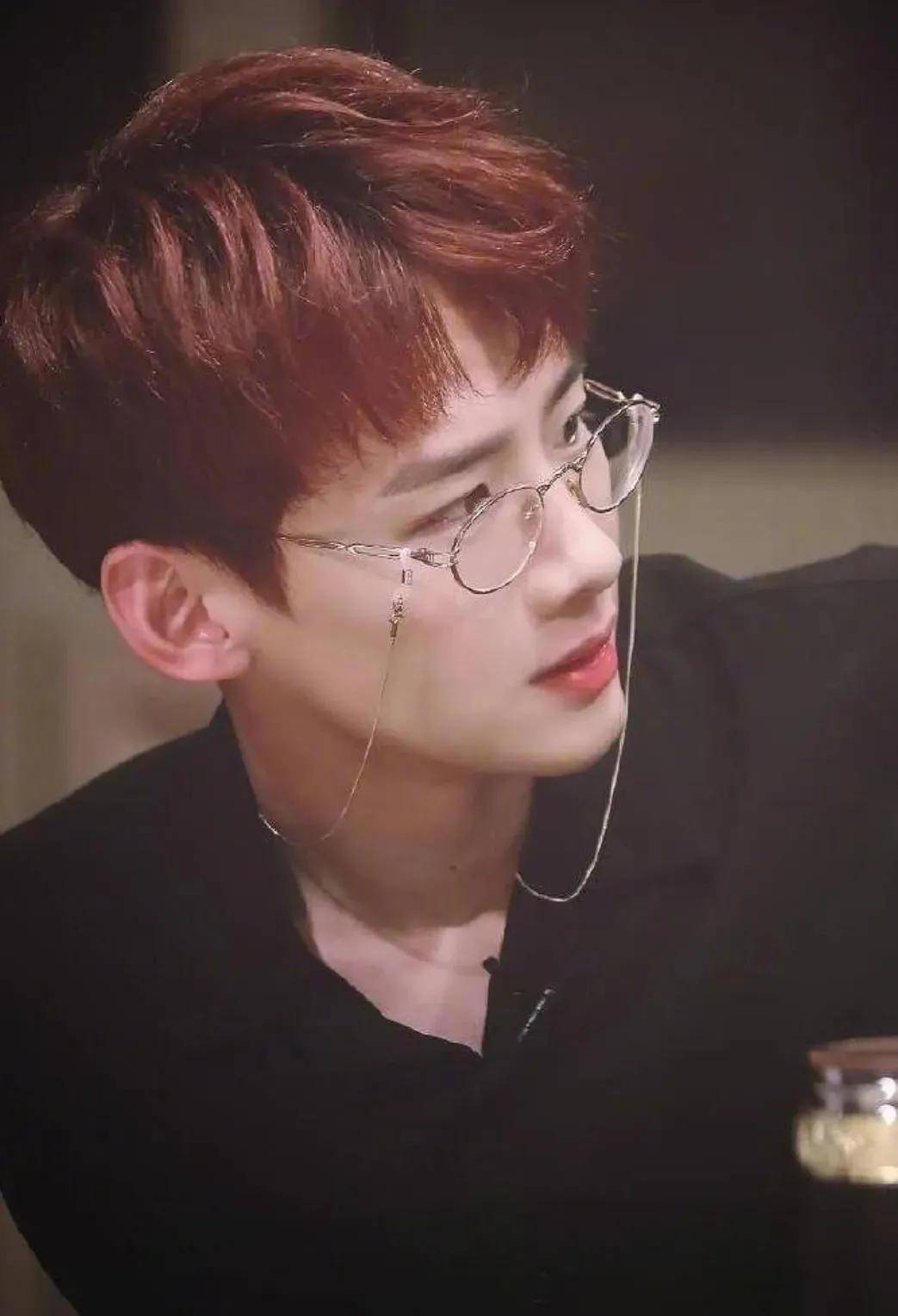 原创盘点那些男明星的眼镜杀肖战易烊千玺白敬亭王俊凯杨洋张艺兴